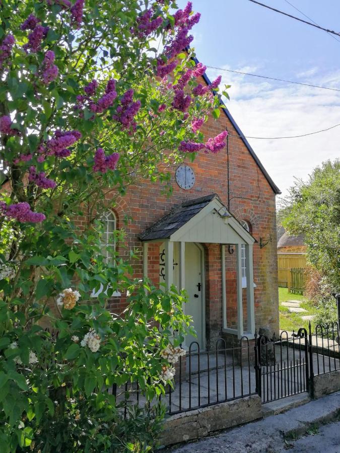 The Old Chapel Villa มาร์ลบะระ ภายนอก รูปภาพ